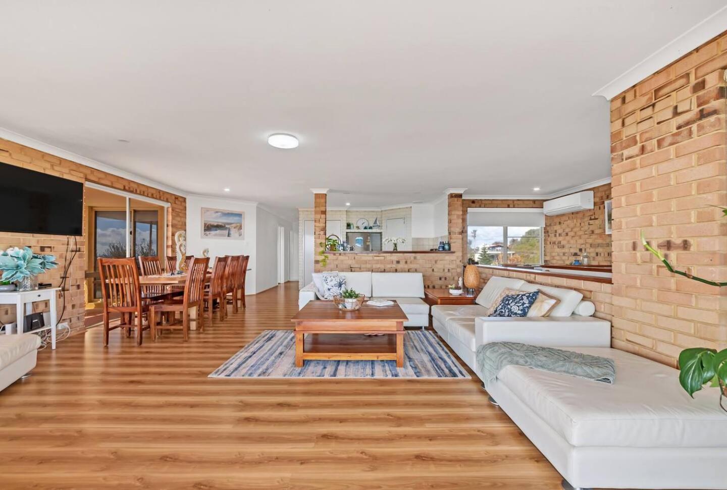 Pet-Friendly Beachfront Family Getaway With Views Villa Mandurah Exterior photo